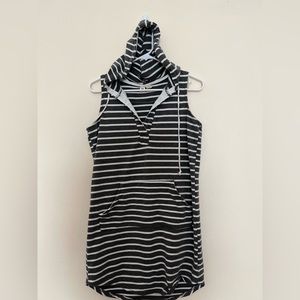 Be women’s sleeveless hooded dress with pocket